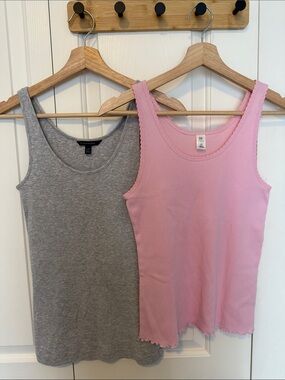 🌸Banana Republic Light Gray Ribbed Tank Top